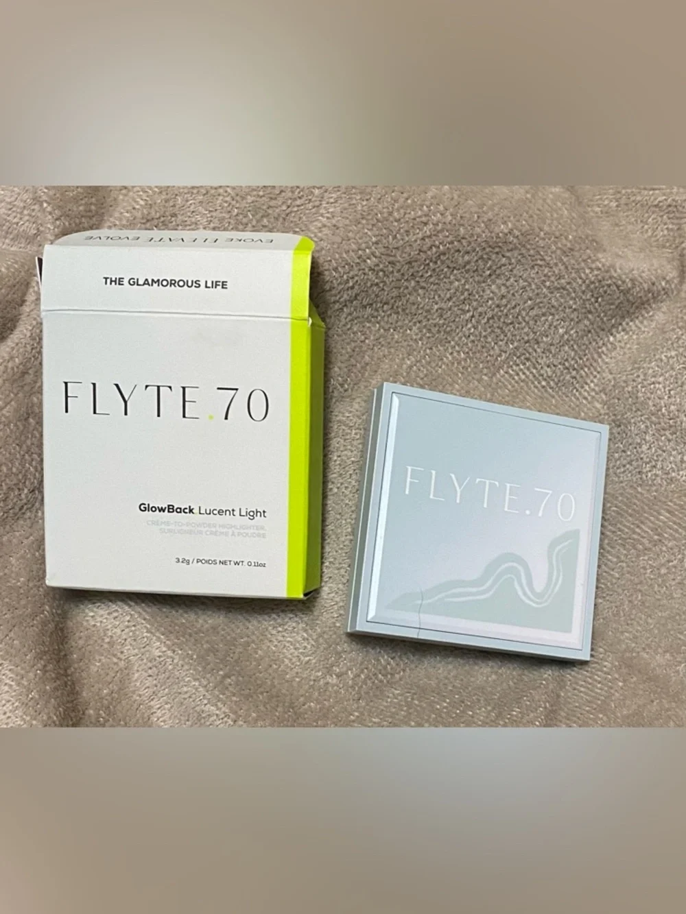 Flyte 70 Glow Back Cream to Powder Highlight The Glamorous Life - Picture 3 of 10